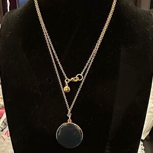 Elegant Gold Pendant Necklace